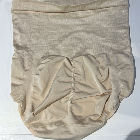 Maidenform Control It! Shapewear - Picture 3 of 6